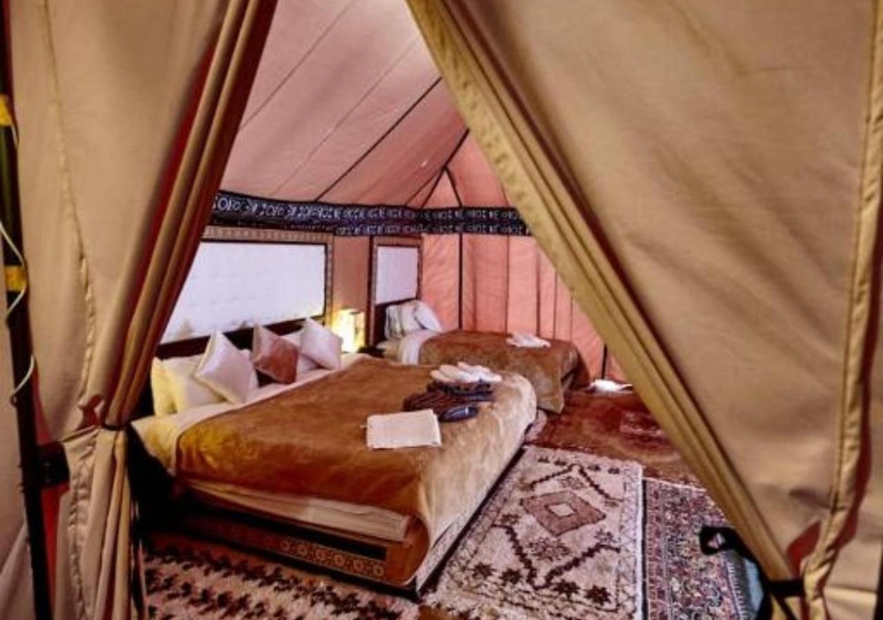 Готель Amazing Luxury Camp Мерзуга Екстер'єр фото
