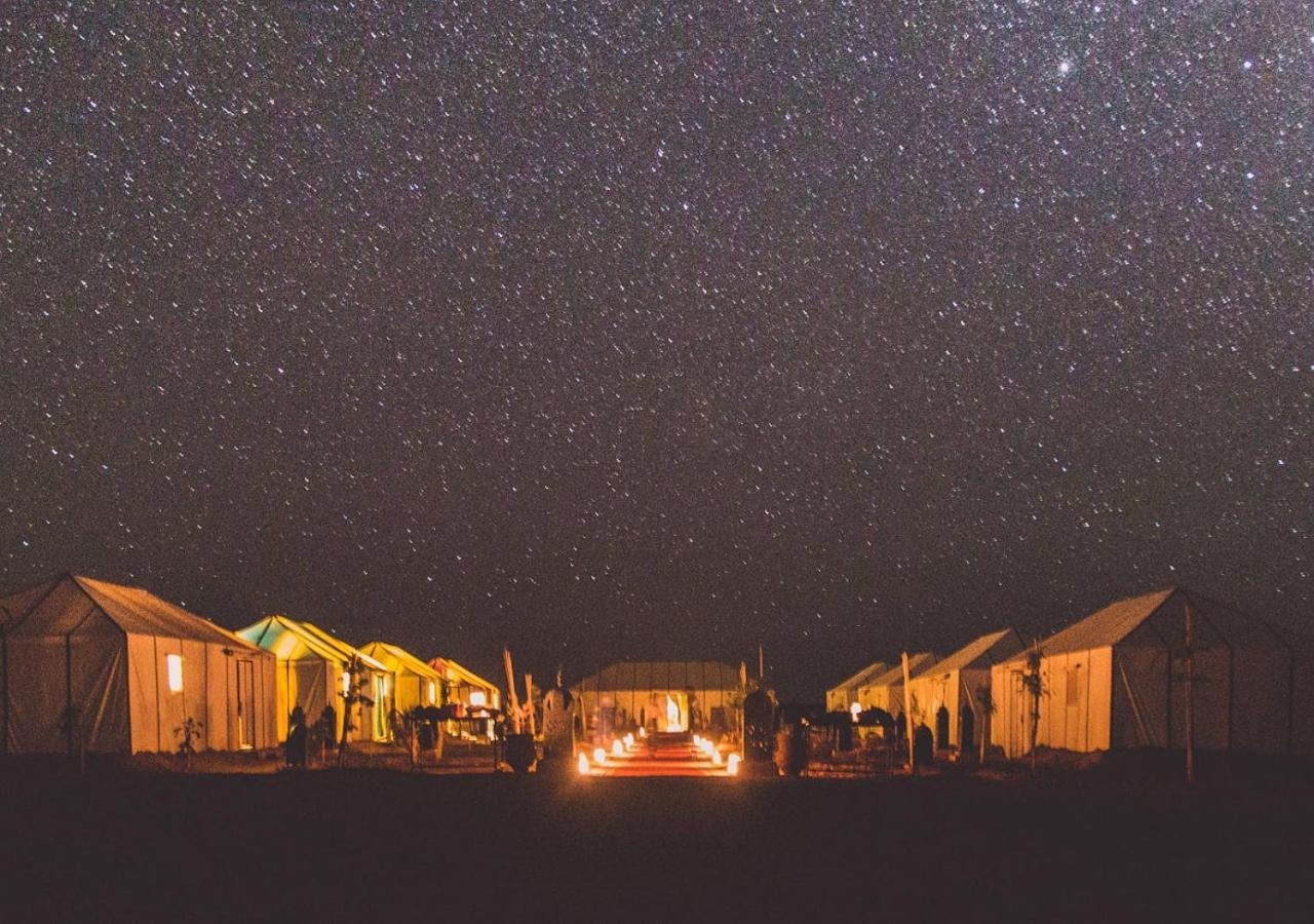 Готель Amazing Luxury Camp Мерзуга Екстер'єр фото